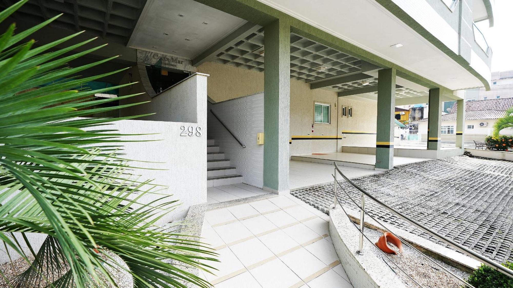 شقة Edificio Costa Mar - Centro De بومبينهاس المظهر الخارجي الصورة